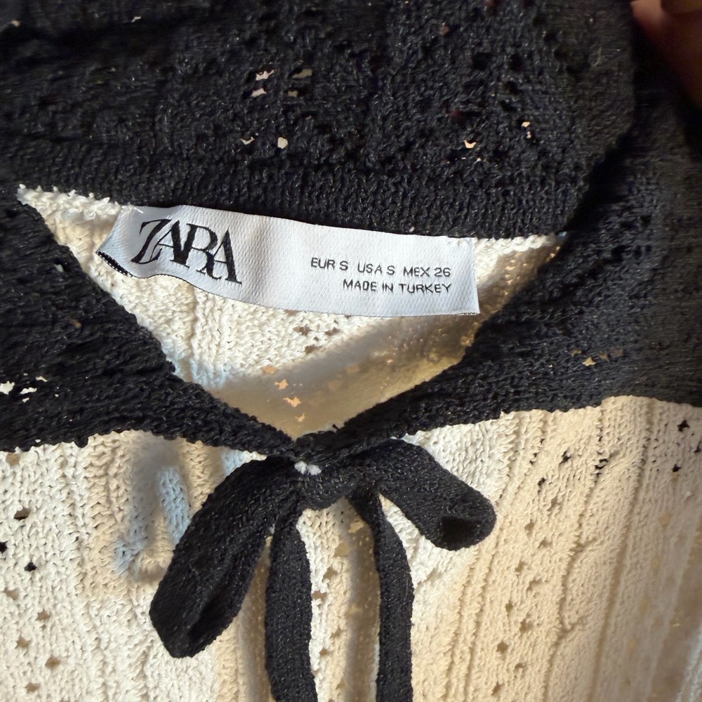 Zara Black and Cream Lace Knit Top - Picture 2 of 3
